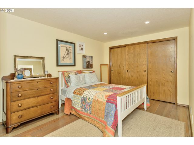 10151 Sw WASHINGTON St, Portland, OR 97225