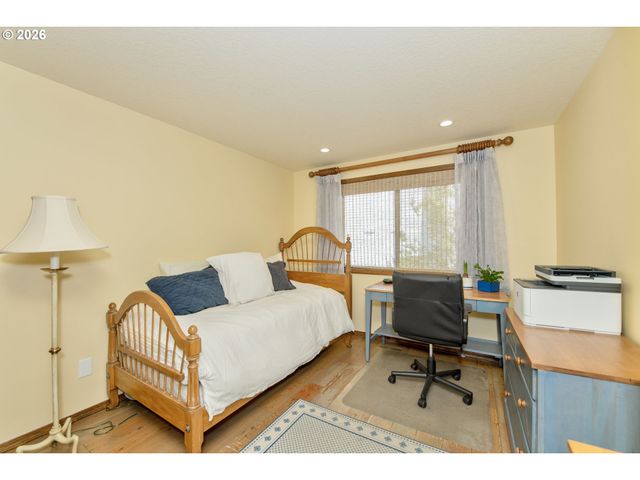 10151 Sw WASHINGTON St, Portland, OR 97225