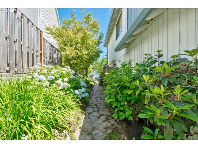 10151 Sw WASHINGTON St, Portland, OR 97225