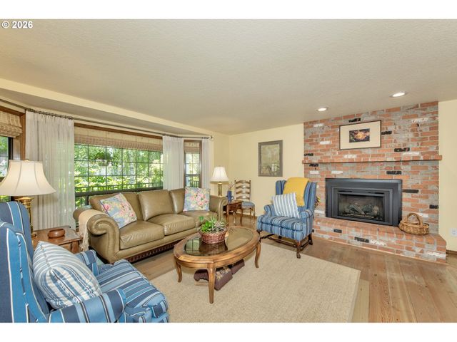 10151 Sw WASHINGTON St, Portland, OR 97225