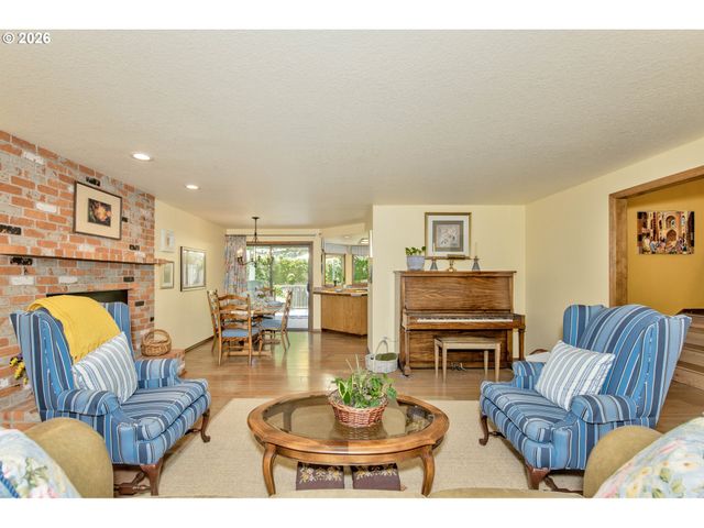 10151 Sw WASHINGTON St, Portland, OR 97225