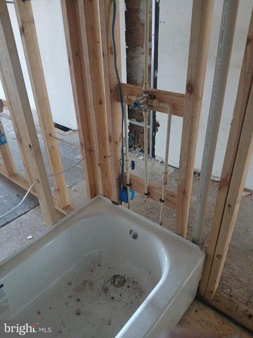 2932 GREENMOUNT, Baltimore, MD 21218