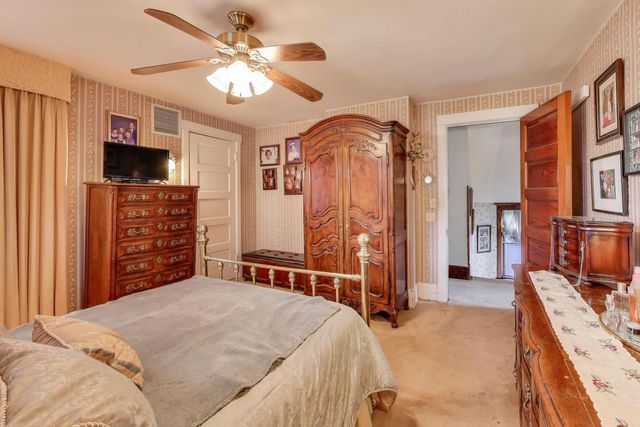 212 E Elm Avenue, La Grange, IL 60525