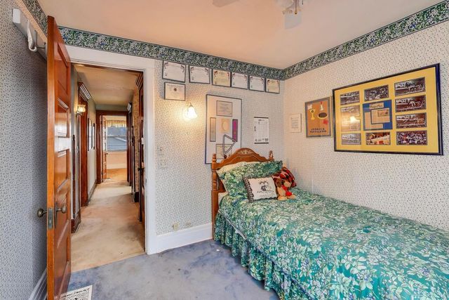 212 E Elm Avenue, La Grange, IL 60525