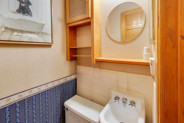 212 E Elm Avenue, La Grange, IL 60525