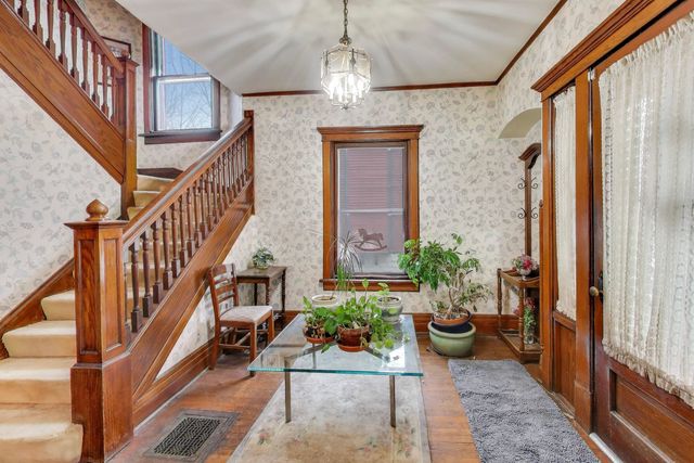 212 E Elm Avenue, La Grange, IL 60525