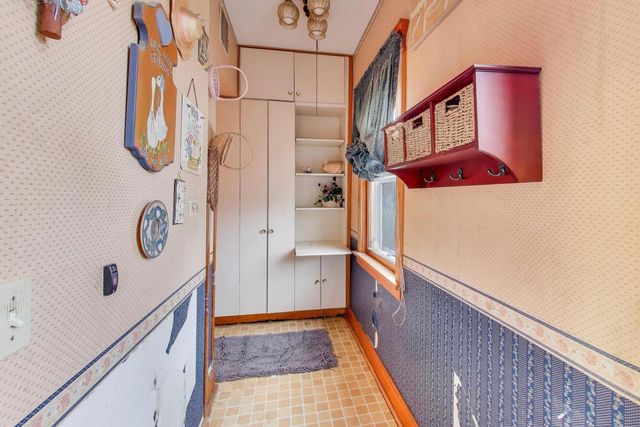 212 E Elm Avenue, La Grange, IL 60525