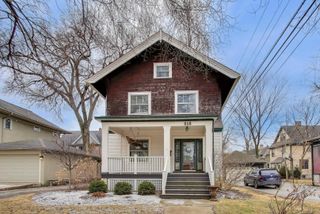 212 E Elm Avenue, La Grange, IL 60525