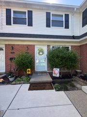 45746 Kensington, Utica, MI 48317