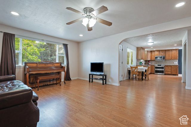 628 E WYANDOTTE AVE, Sandy, UT 84070