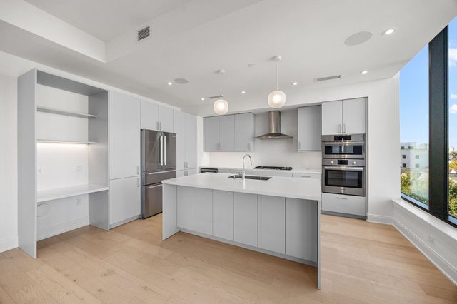 2323 W Main Street 506, Houston, TX 77098