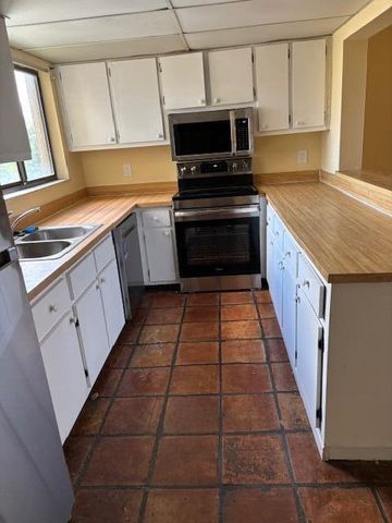 2820 Tennis Club Drive 401, West Palm Beach, FL 33417