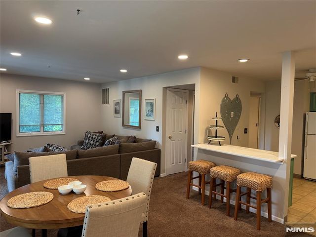 130 Orchard Park, Allendale, NJ 07401