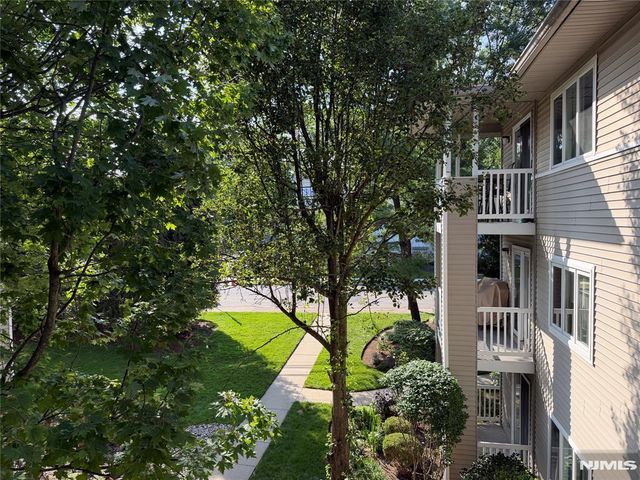 130 Orchard Park, Allendale, NJ 07401