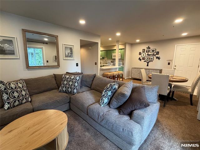 130 Orchard Park, Allendale, NJ 07401