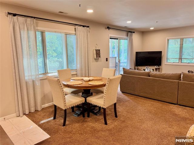 130 Orchard Park, Allendale, NJ 07401