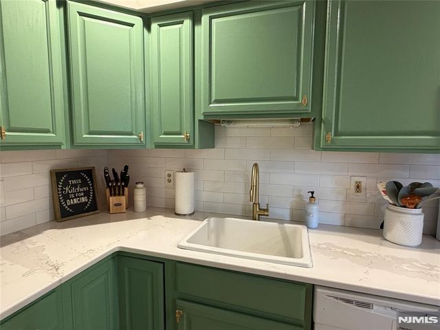 130 Orchard Park, Allendale, NJ 07401