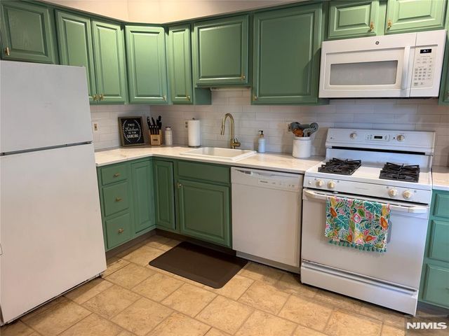 130 Orchard Park, Allendale, NJ 07401