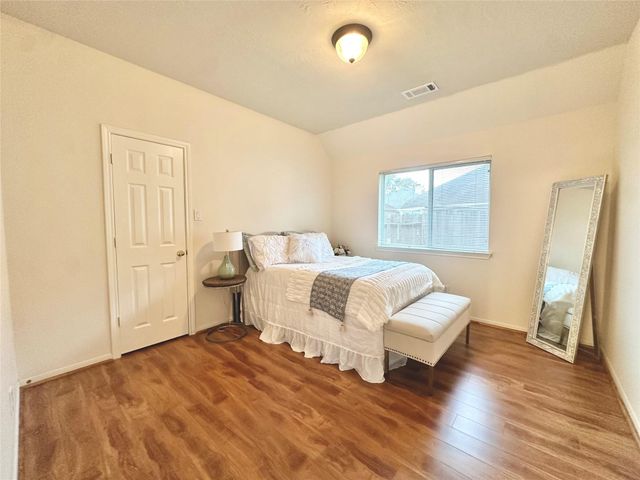 4903 Falls Circle, Missouri City, TX 77459