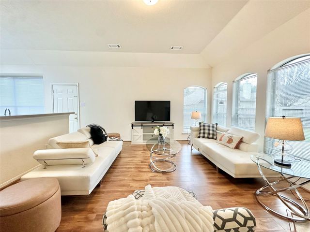 4903 Falls Circle, Missouri City, TX 77459