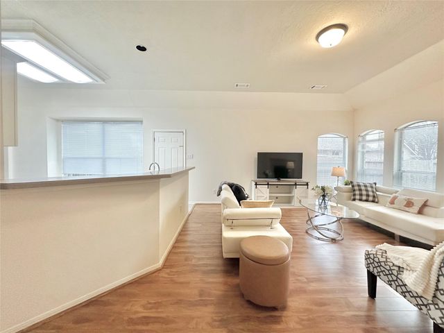 4903 Falls Circle, Missouri City, TX 77459