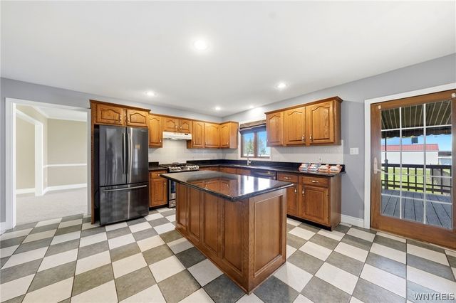 21 West Royal Hill Drive, Orchard Park, NY 14127