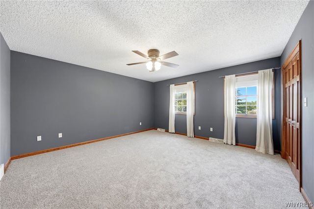 21 West Royal Hill Drive, Orchard Park, NY 14127