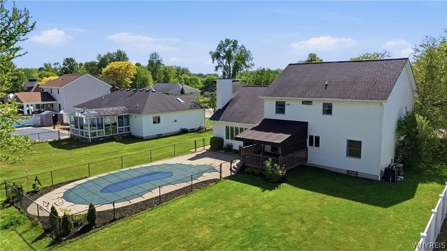 21 West Royal Hill Drive, Orchard Park, NY 14127