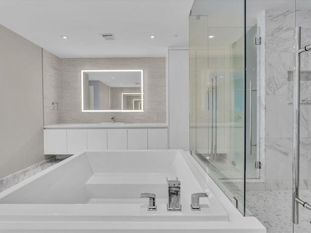 701 N Fort Lauderdale Beach Boulevard N 802, Fort Lauderdale, FL 33304