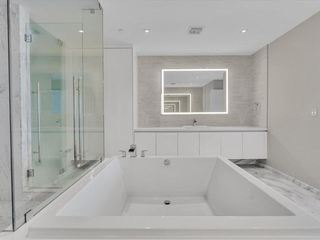 701 N Fort Lauderdale Beach Boulevard N 802, Fort Lauderdale, FL 33304