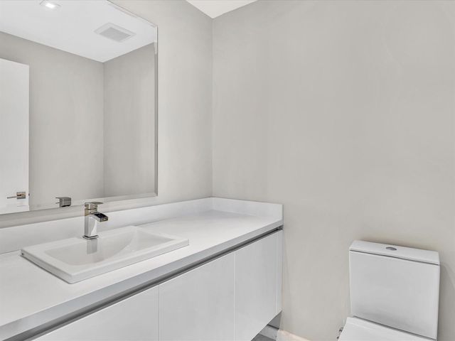 701 N Fort Lauderdale Beach Boulevard N 802, Fort Lauderdale, FL 33304