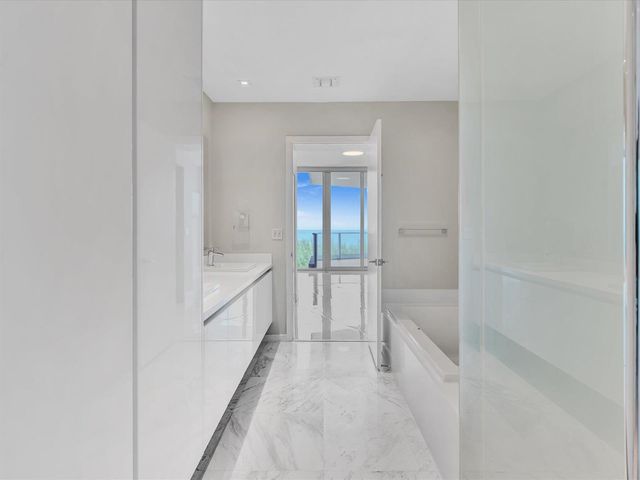 701 N Fort Lauderdale Beach Boulevard N 802, Fort Lauderdale, FL 33304