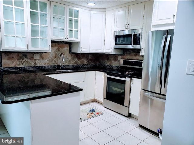 2366 SOUTHGATE SQ, Reston, VA 20191