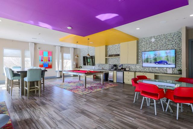 1900 Barton Springs RD 1045, Austin, TX 78704