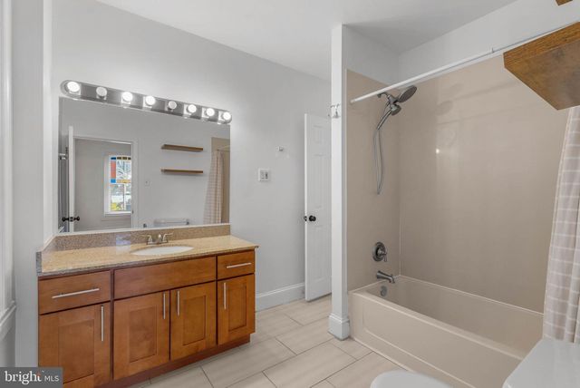 4360 MANAYUNK AVE, Philadelphia, PA 19128