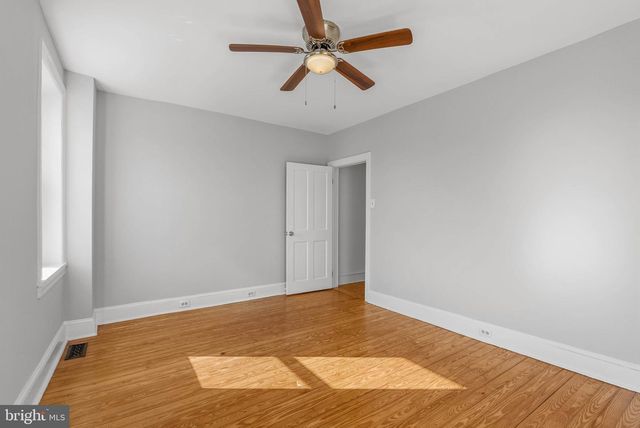 4360 MANAYUNK AVE, Philadelphia, PA 19128