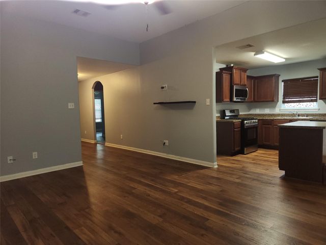 303 Pine Mist Lane, Conroe, TX 77304