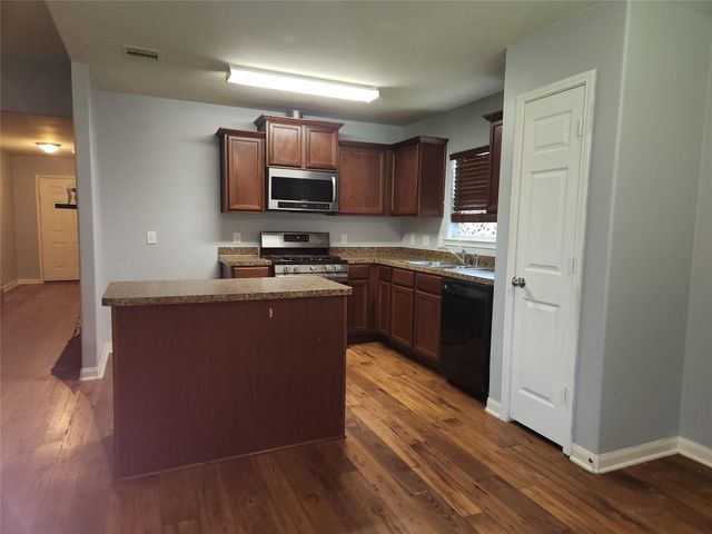 303 Pine Mist Lane, Conroe, TX 77304