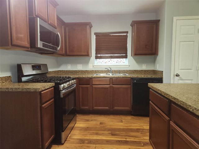 303 Pine Mist Lane, Conroe, TX 77304