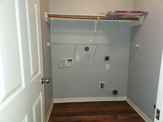 303 Pine Mist Lane, Conroe, TX 77304