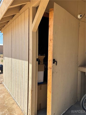 3587 N Horse Mesa Road, Golden Valley, AZ 86413