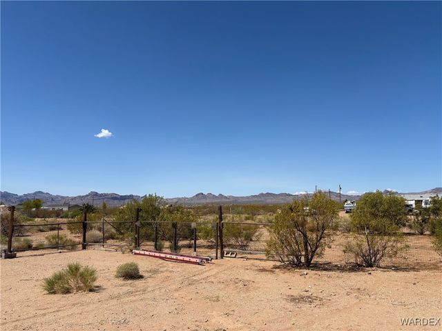 3587 N Horse Mesa Road, Golden Valley, AZ 86413