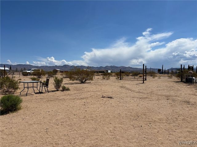 3587 N Horse Mesa Road, Golden Valley, AZ 86413