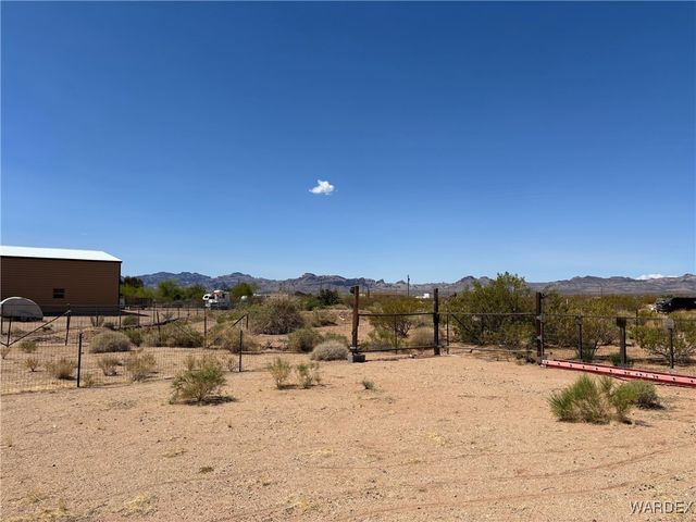 3587 N Horse Mesa Road, Golden Valley, AZ 86413