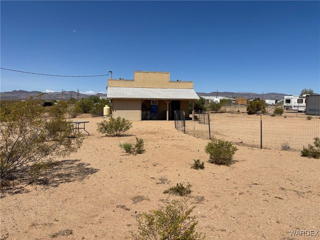 3587 N Horse Mesa Road, Golden Valley, AZ 86413