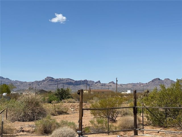3587 N Horse Mesa Road, Golden Valley, AZ 86413