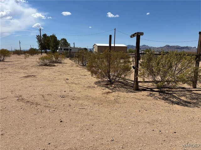 3587 N Horse Mesa Road, Golden Valley, AZ 86413