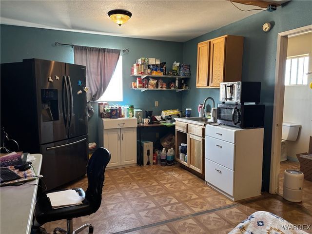 3587 N Horse Mesa Road, Golden Valley, AZ 86413