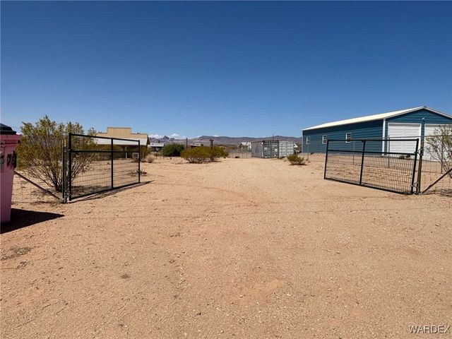 3587 N Horse Mesa Road, Golden Valley, AZ 86413