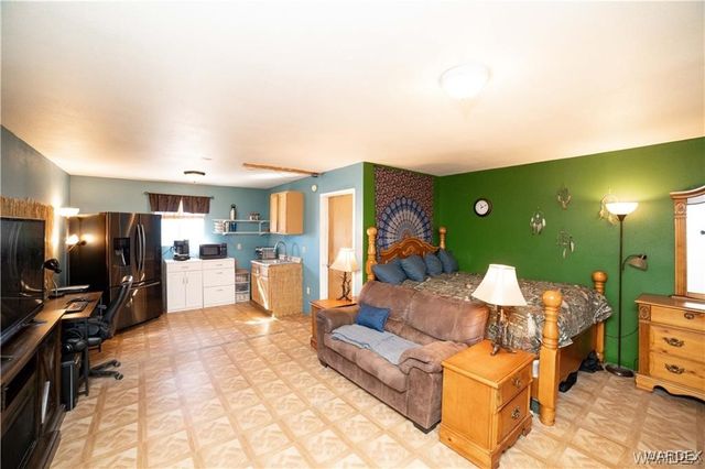 3587 N Horse Mesa Road, Golden Valley, AZ 86413